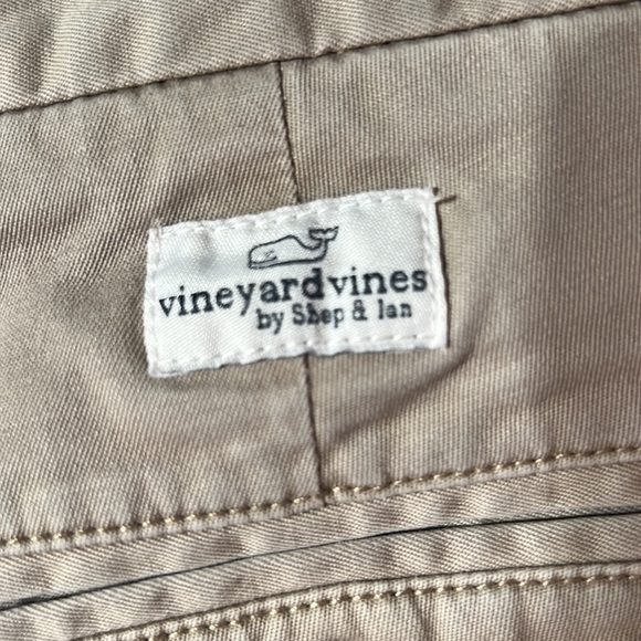 Vineyard Vines 32” Breaker Shorts 9” Inseam - Picture 3 of 5